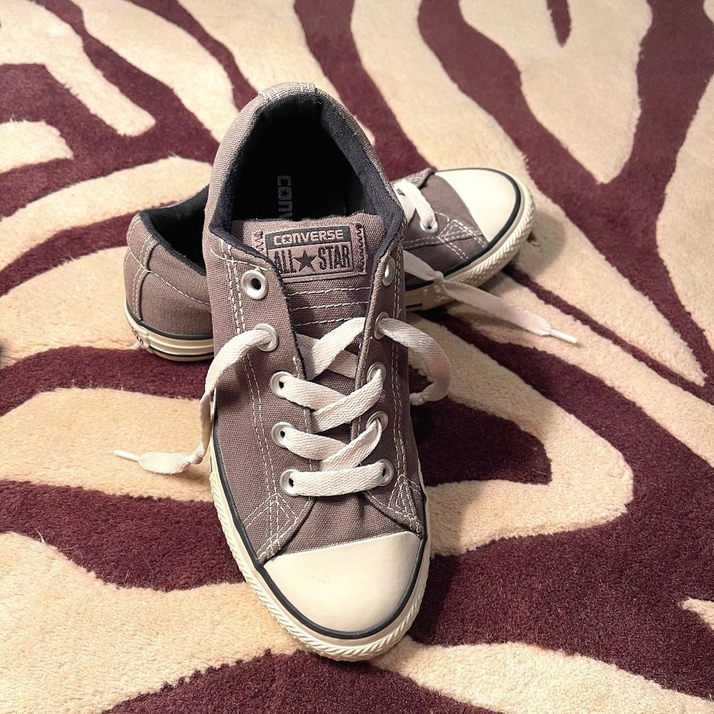 Gray Big Girl Size 3 Low Top Converse